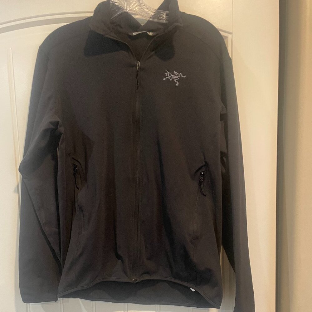 Arc'teryx Kyanite LT Jacket – Men’s Small – Black Fleece Full-Zip